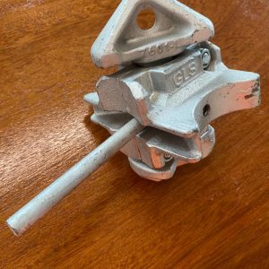 Intermediatary Twistlocks